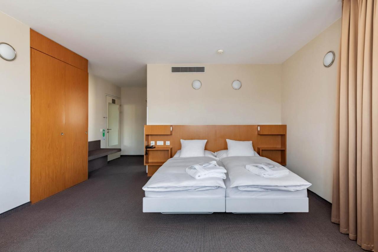 Dreibettzimmer