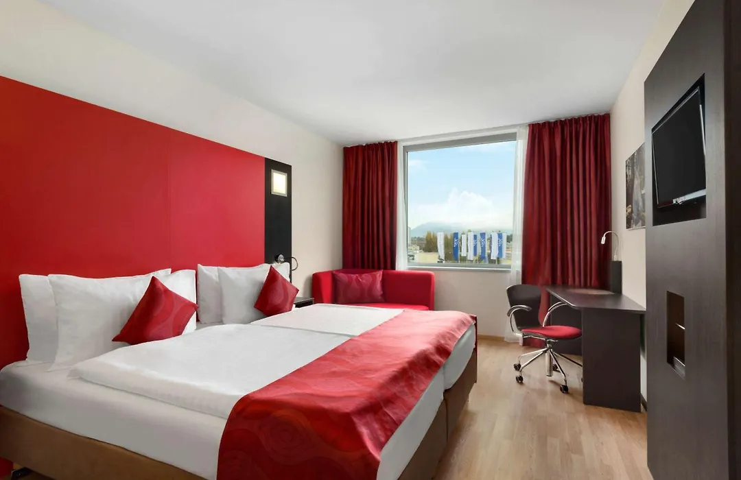 Ramada Encore By Wyndham Geneva-1